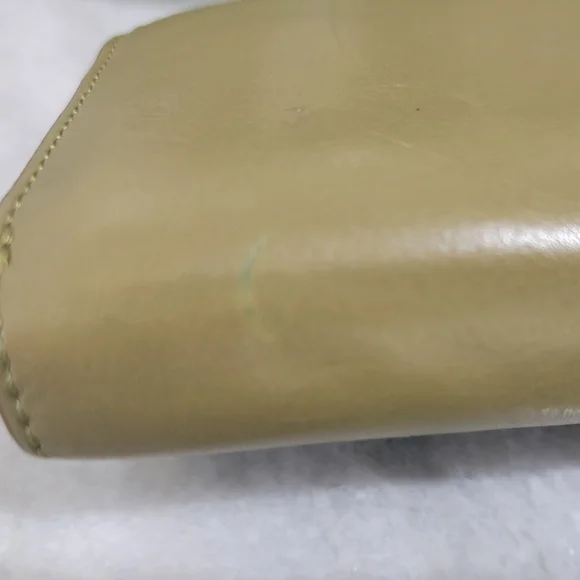 Vera Bradley Olive Wristlet Wallet - Picture 4 of 9